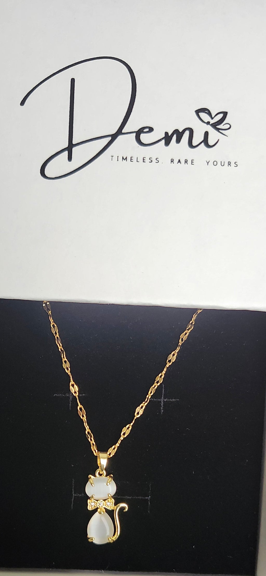 Cat Pendant Necklace